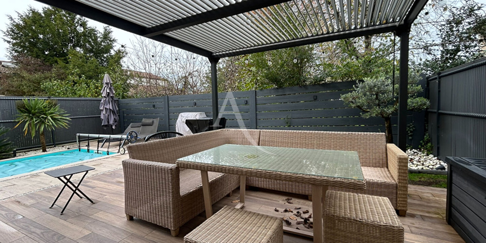 maison à LE TAILLAN MEDOC (33320)